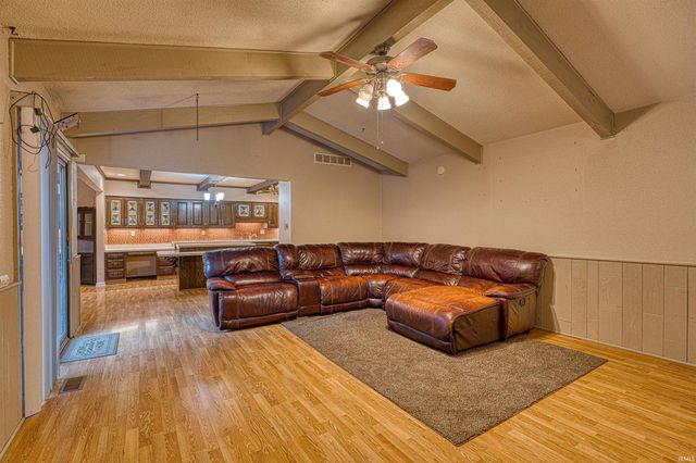 8000 Maple Lane, Newburgh, IN 47630