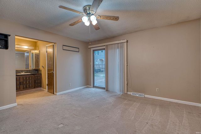 8000 Maple Lane, Newburgh, IN 47630