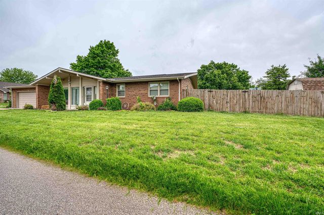 8000 Maple Lane, Newburgh, IN 47630