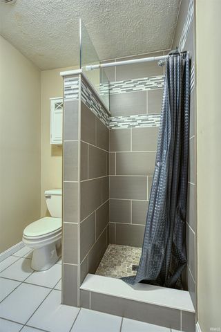 8000 Maple Lane, Newburgh, IN 47630