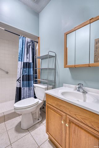 8000 Maple Lane, Newburgh, IN 47630