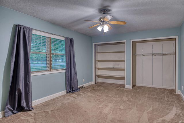 8000 Maple Lane, Newburgh, IN 47630