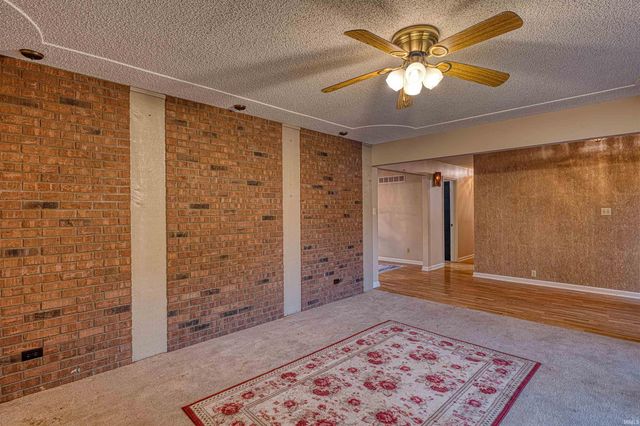 8000 Maple Lane, Newburgh, IN 47630