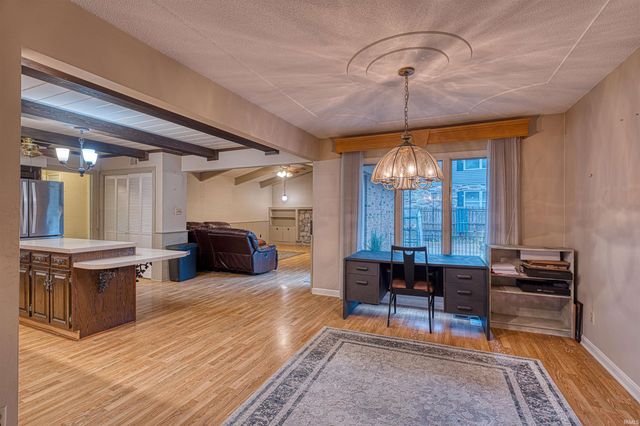 8000 Maple Lane, Newburgh, IN 47630