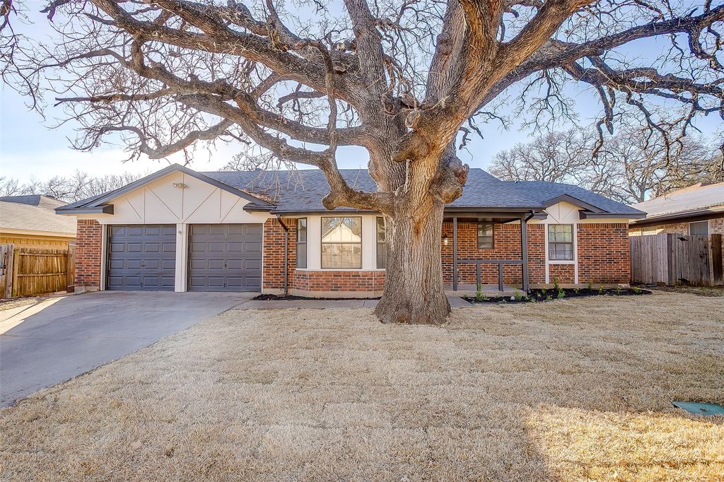 2421 Meadow View, Bedford, TX 76021 — exterior