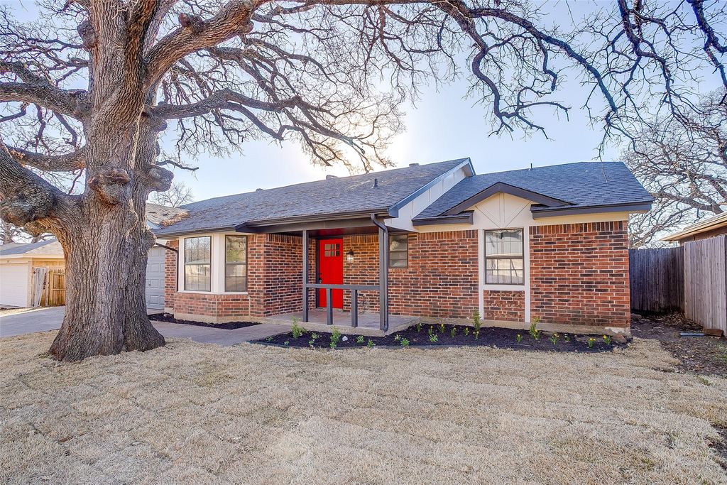 2421 Meadow View, Bedford, TX 76021 — photo 2