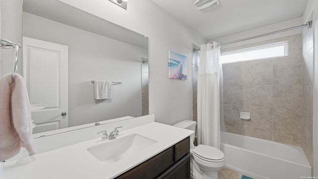 1053 ESPLANADE PKWY, San Marcos, TX 78666