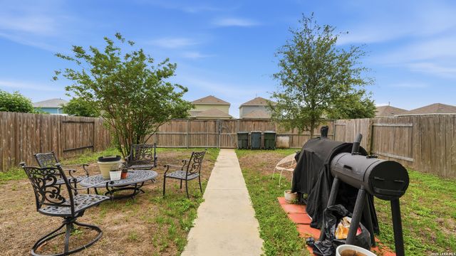 1053 ESPLANADE PKWY, San Marcos, TX 78666