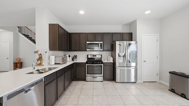 1053 ESPLANADE PKWY, San Marcos, TX 78666