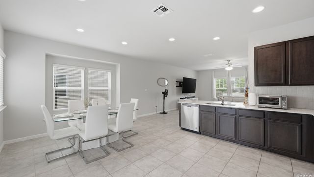 1053 ESPLANADE PKWY, San Marcos, TX 78666