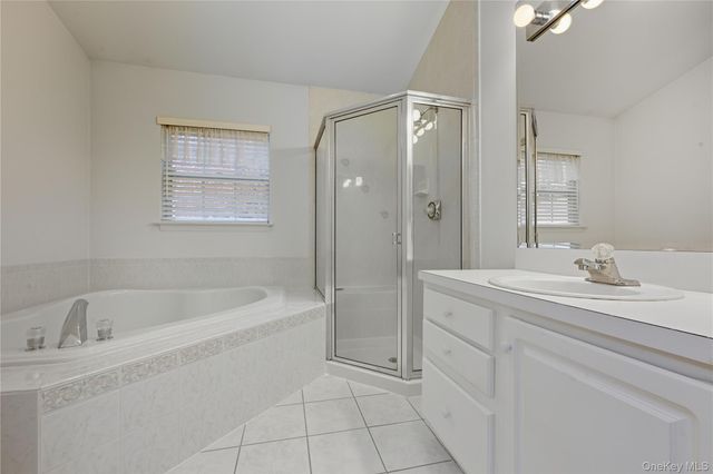 12 Merrimack Road, Hauppauge, NY 11787