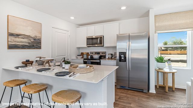 2077 Zephyr Lily, San Antonio, TX 78221