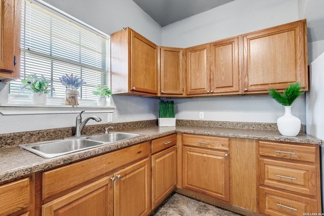 130 E hermitage, San Antonio, TX 78223