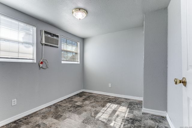 130 E hermitage, San Antonio, TX 78223