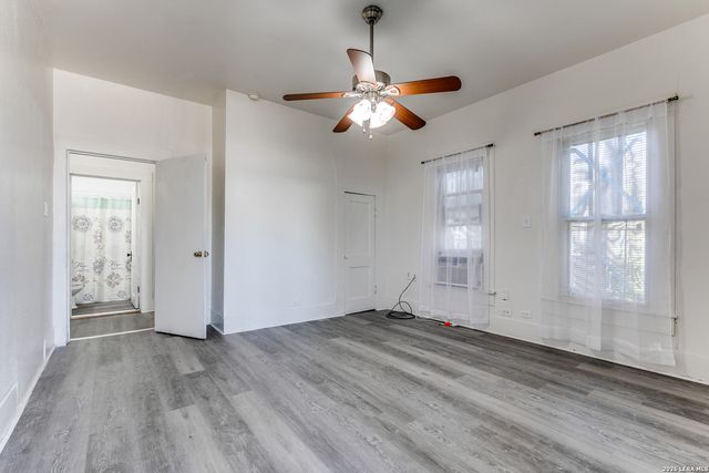 130 E hermitage, San Antonio, TX 78223