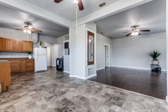 130 E hermitage, San Antonio, TX 78223