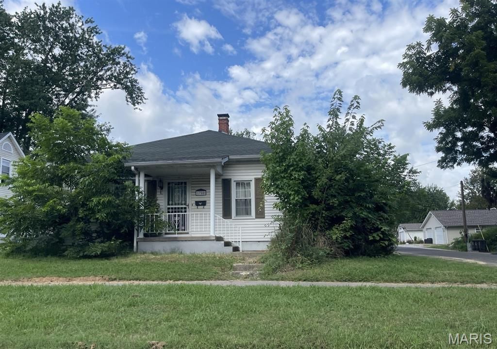 1700 Olive Street, Highland, IL 62249
