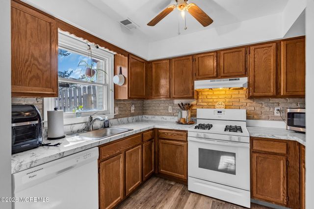 39 Independence Court, Jackson, NJ 08527