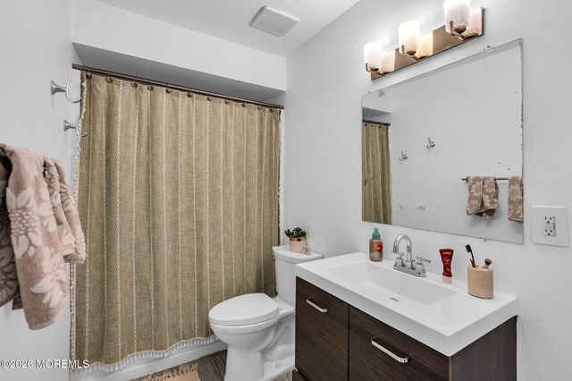 39 Independence Court, Jackson, NJ 08527