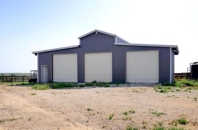 62 County Road 448, Waelder, TX 78959