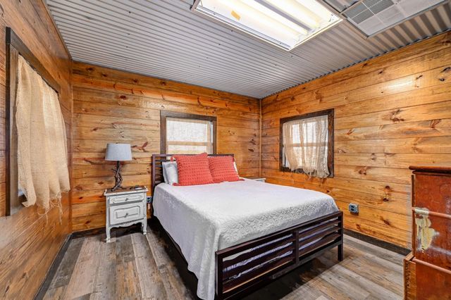 62 County Road 448, Waelder, TX 78959