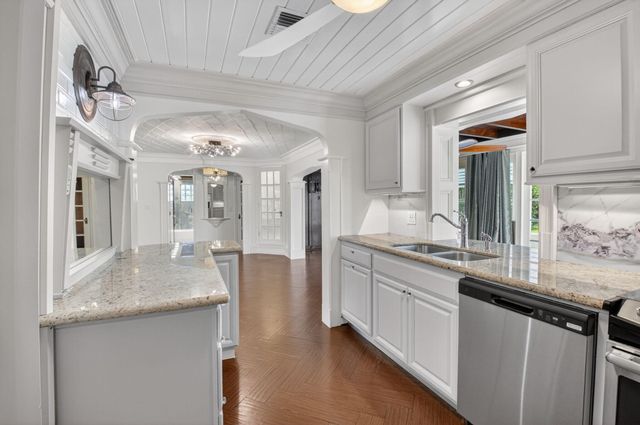 105 NW 8th Place, Boynton Beach, FL 33426