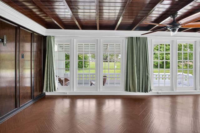 105 NW 8th Place, Boynton Beach, FL 33426