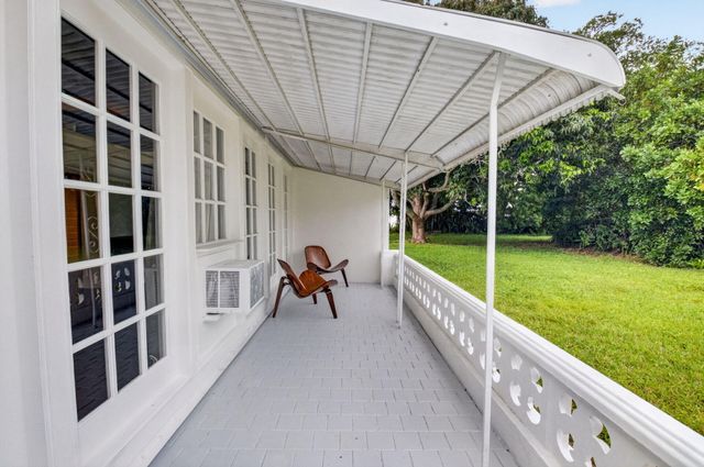 105 NW 8th Place, Boynton Beach, FL 33426