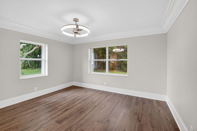 105 NW 8th Place, Boynton Beach, FL 33426