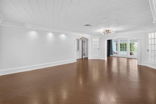 105 NW 8th Place, Boynton Beach, FL 33426