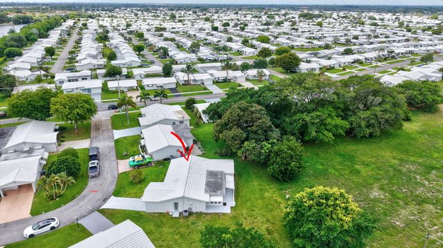 105 NW 8th Place, Boynton Beach, FL 33426