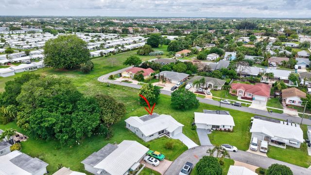 105 NW 8th Place, Boynton Beach, FL 33426