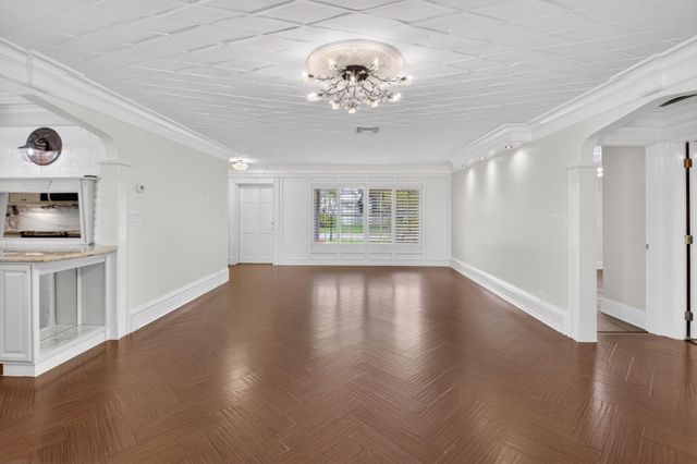 105 NW 8th Place, Boynton Beach, FL 33426