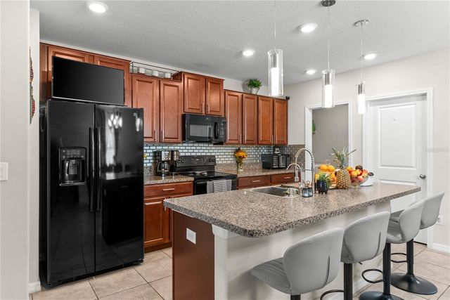 10216 CARLOWAY HILLS DRIVE, Wimauma, FL 33598