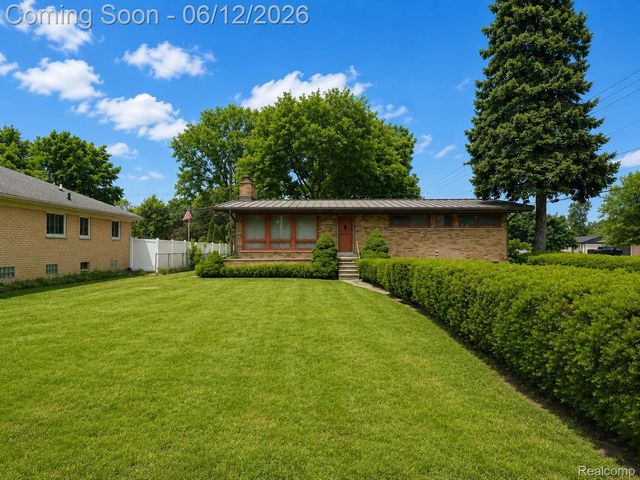25887 Curie Avenue, Warren, MI 48091
