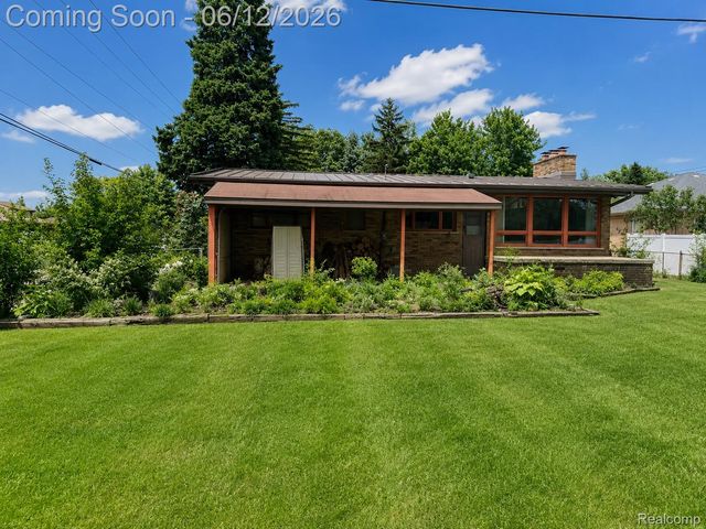 25887 Curie Avenue, Warren, MI 48091
