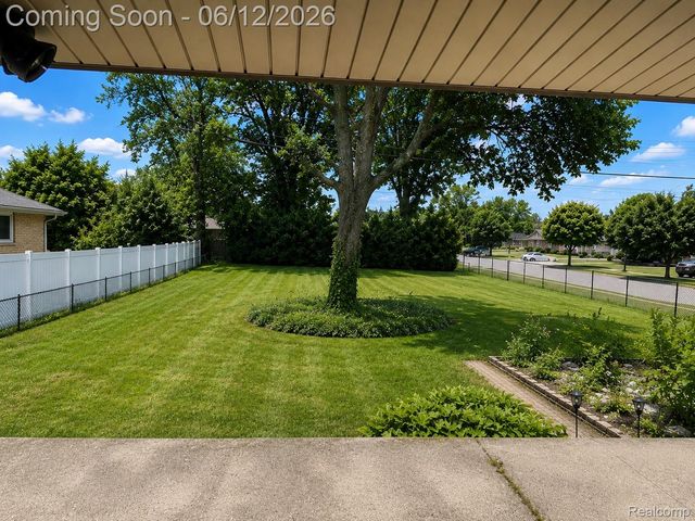 25887 Curie Avenue, Warren, MI 48091