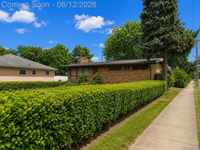 25887 Curie Avenue, Warren, MI 48091