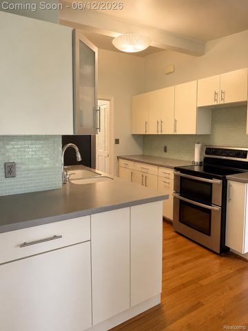 25887 Curie Avenue, Warren, MI 48091
