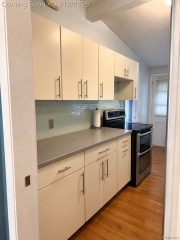 25887 Curie Avenue, Warren, MI 48091