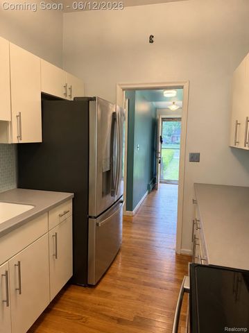 25887 Curie Avenue, Warren, MI 48091