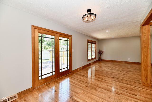 50 Idleway, Greenwood, IN 46142