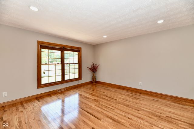 50 Idleway, Greenwood, IN 46142
