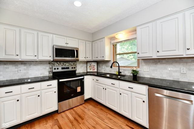 50 Idleway, Greenwood, IN 46142