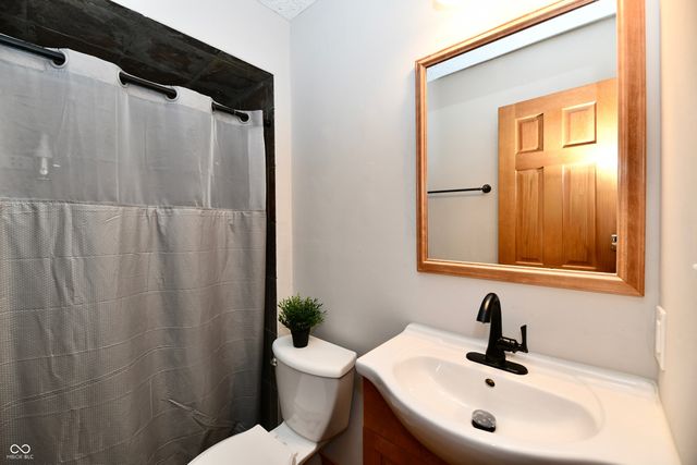 50 Idleway, Greenwood, IN 46142