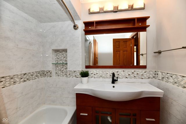 50 Idleway, Greenwood, IN 46142