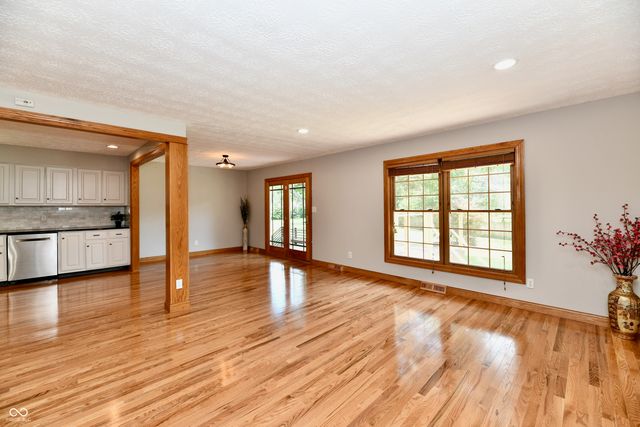 50 Idleway, Greenwood, IN 46142