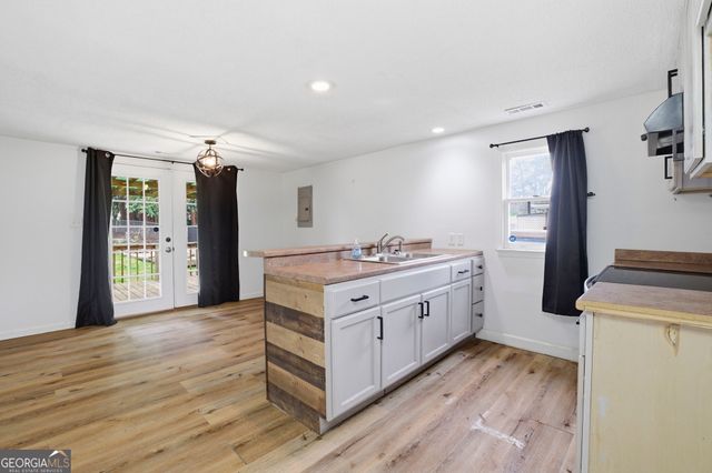 97 South Pine Street, Trion, GA 30753