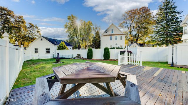 19 Rockton Street, Amsterdam, NY 12010