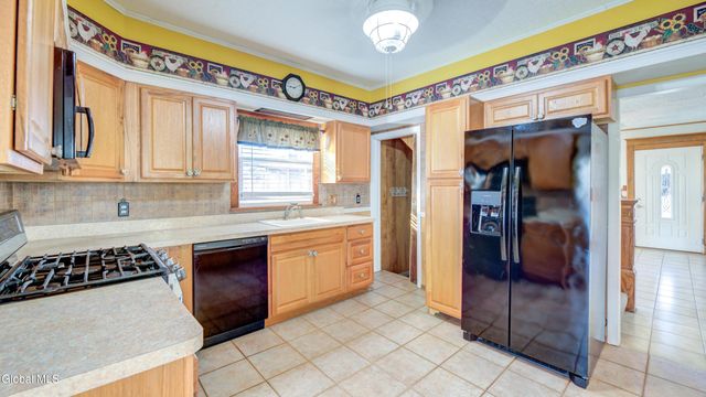 19 Rockton Street, Amsterdam, NY 12010